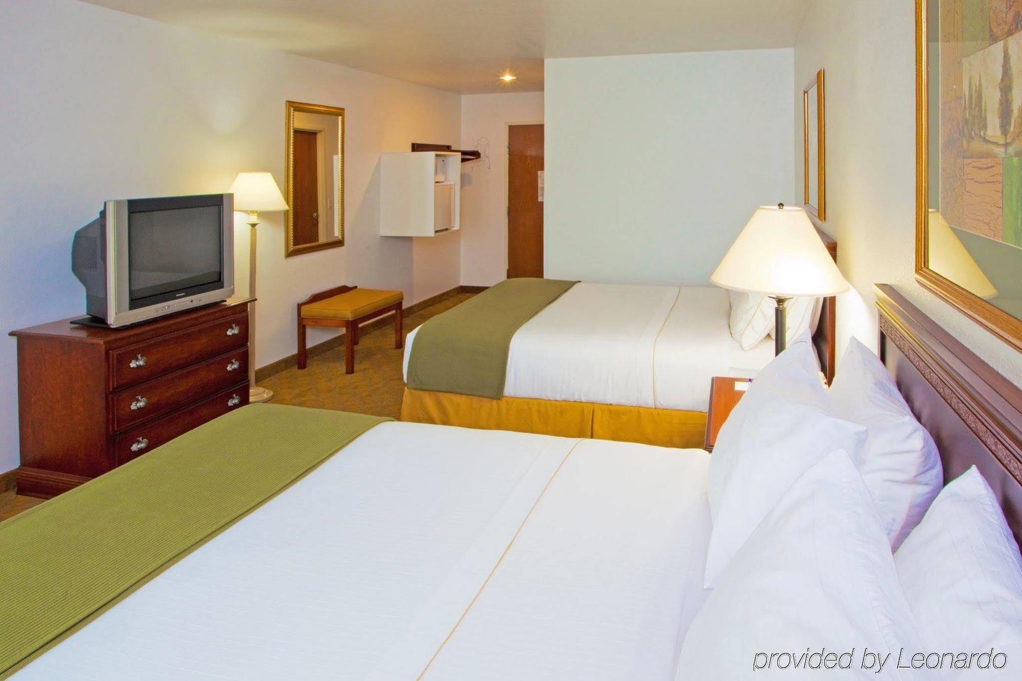 Holiday Inn Express Hotel & Suites Elkins By Ihg Habitación foto